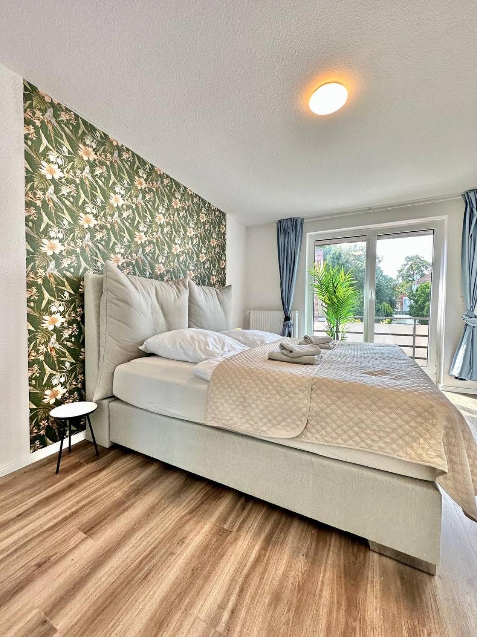 Grosses City-Ferienhaus Mit Terrasse, Grill Und Parkplatz F19 Oldemburgo Exterior foto