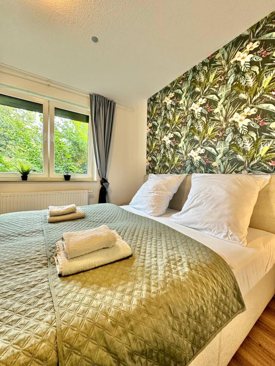 Grosses City-Ferienhaus Mit Terrasse, Grill Und Parkplatz F19 Oldemburgo Exterior foto